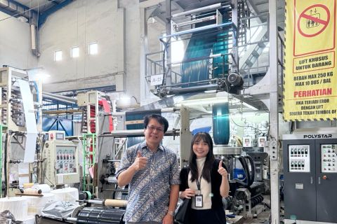 印尼知名 Zipper Bag 製造商選擇我們的吹膜機與回收機，實現高效生產與內部回收